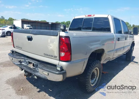 2005 Chevrolet Silverado 2500Hd Ls z USA, uszkodzony, nr VIN 1GCHC23UX5F972598